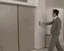 휴대폰 결합은 힘들어.webp